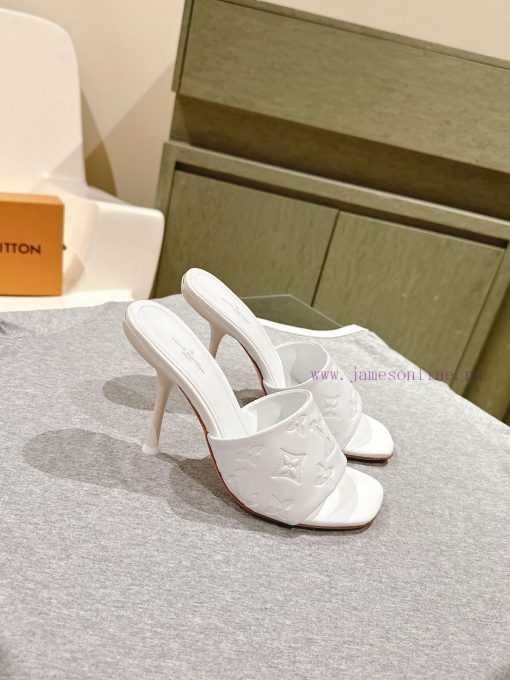 | ²⁰²4 𝐬𝐬  🤍🤎 Lvjia's new LV top-level product, featuring Lv brand slippers and hard goodslswpxkqq - Image 3
