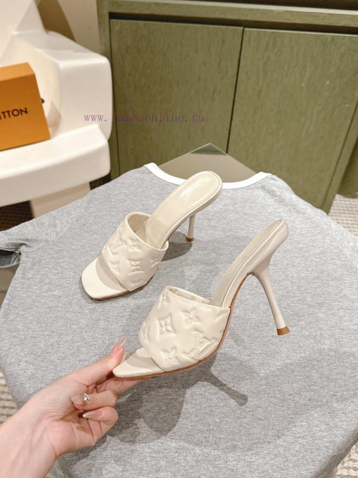 | ²⁰²4 𝐬𝐬  🤍🤎 Lvjia's new LV top-level product, featuring Lv brand slippers and hard goods5btgldzx - Image 3