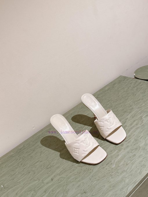 | ²⁰²4 𝐬𝐬  🤍🤎 Lvjia's new LV top-level product, featuring Lv brand slippers and hard goods5btgldzx - Image 8