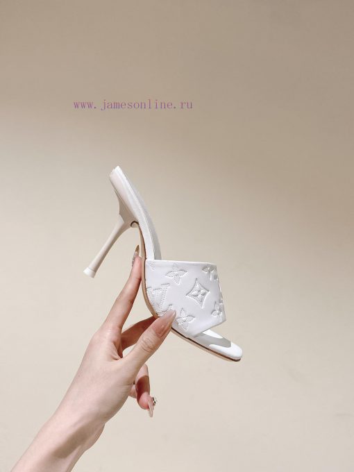 | ²⁰²4 𝐬𝐬  🤍🤎 Lvjia's new LV top-level product, featuring Lv brand slippers and hard goodslswpxkqq - Image 9