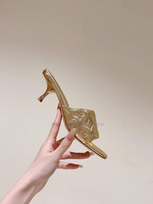 | ²⁰²4 𝐬𝐬  🤍🤎 Lvjia's new LV top-level product, featuring Lv brand slippers and hard goods48v2xu7i - Image 9