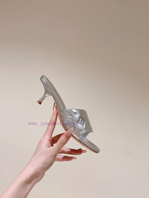 | ²⁰²4 𝐬𝐬  🤍🤎 Lvjia's new LV top-level product, featuring Lv brand slippers and hard goodspu9kr66e - Image 9