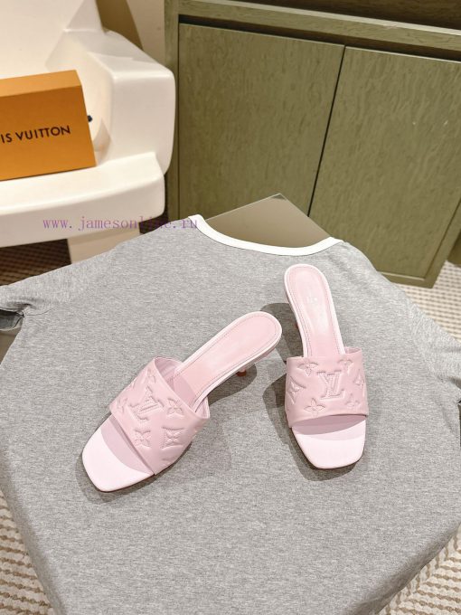 | ²⁰²4 𝐬𝐬  🤍🤎 Lvjia's new LV top-level product, featuring Lv brand slippers and hard goods,5bt77l9h - Image 4