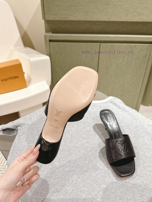 | ²⁰²4 𝐬𝐬  🤍🤎 Lvjia's new LV top-level product, featuring Lv brand slippers and hard goods,w6m6hbvj - Image 7