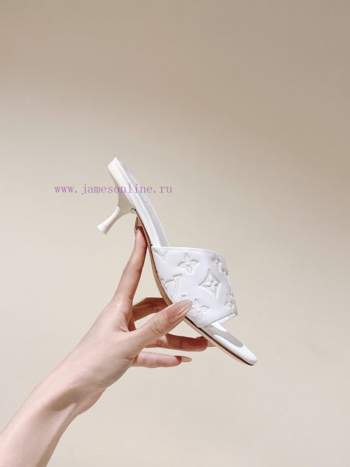 | ²⁰²4 𝐬𝐬  🤍🤎 Lvjia's new LV top-level product, featuring Lv brand slippers and hard goods8irksvoo - Image 9