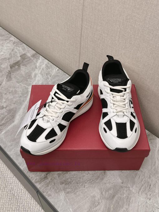 Valentino's latest Easy Jog sneakersYang Yang, Zheng Ye, Cheng Wang, and Hongyi perform the yj92w3y7 - Image 6