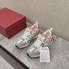 Valentino's latest Easy Jog sneakersYang Yang, Zheng Ye, Cheng Wang, and Hongyi perform the emwrdn43