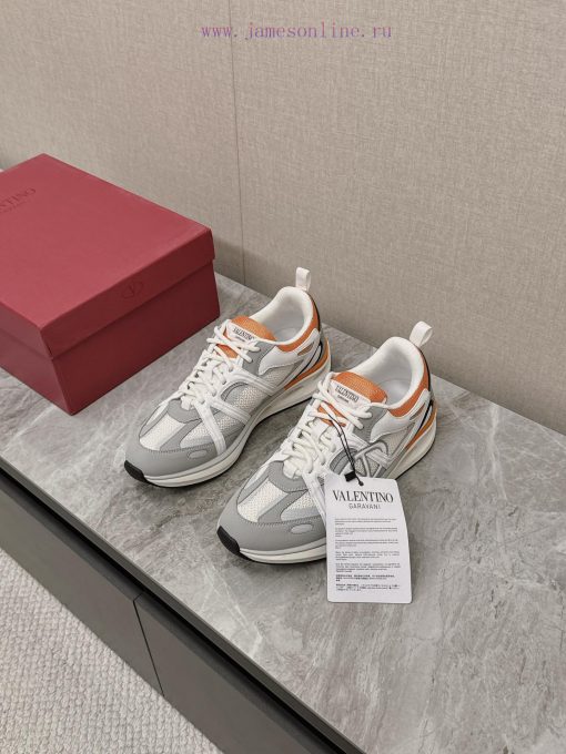 Valentino's latest Easy Jog sneakersYang Yang, Zheng Ye, Cheng Wang, and Hongyi perform the emwrdn43 - Image 2
