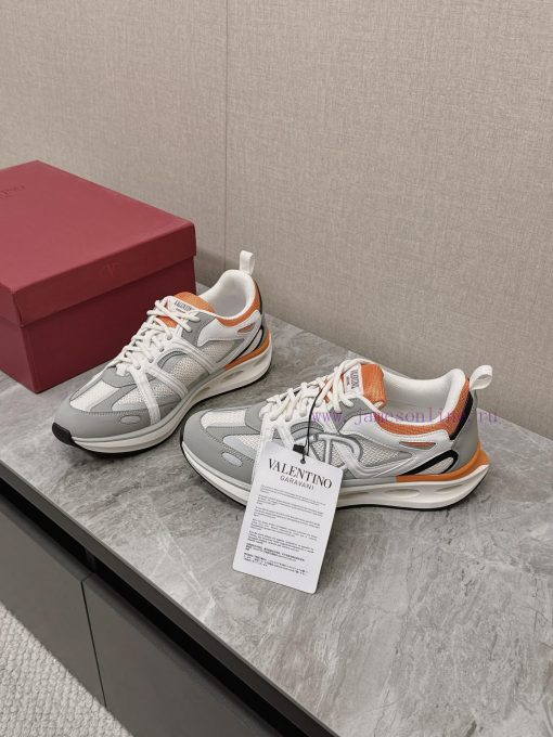 Valentino's latest Easy Jog sneakersYang Yang, Zheng Ye, Cheng Wang, and Hongyi perform the emwrdn43 - Image 3