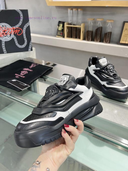 . VERSACE, In 2024, a pair of Versace/Versace original lightweight and shock-absorbing outsopbjy4lsf - Image 3