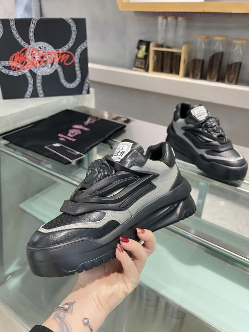 Versace, popular all over the internet in 2024, is a pair for everyone. The original Versacechl2jpk2 - Image 3