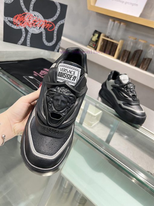 Versace, popular all over the internet in 2024, is a pair for everyone. The original Versacechl2jpk2 - Image 5