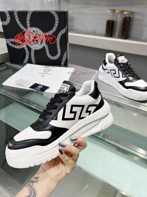. Versace, popular all over the internet in 2024, is a pair for everyone. The original Versavc25856g - Image 3