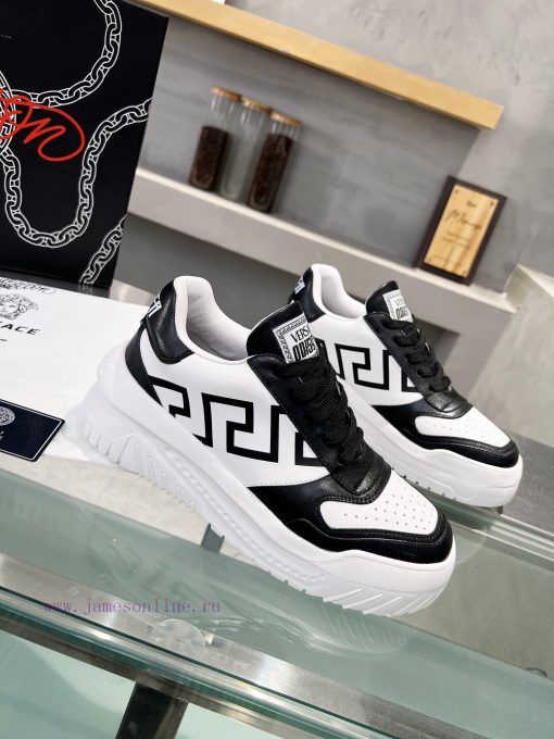 . Versace, popular all over the internet in 2024, is a pair for everyone. The original Versavc25856g - Image 8