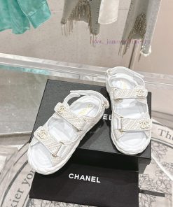 Latest news from 𝗖𝗛𝗔𝗡𝗘𝗟Chanel woolen beach shoes are too explosiveVersatile artifact, super w43jseda