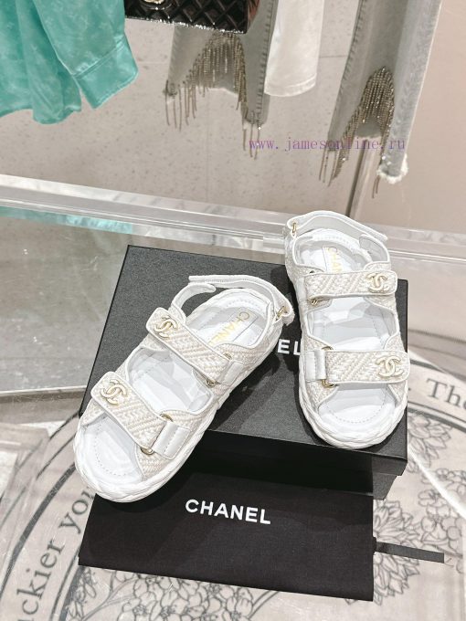 Latest news from 𝗖𝗛𝗔𝗡𝗘𝗟Chanel woolen beach shoes are too explosiveVersatile artifact, super w43jseda