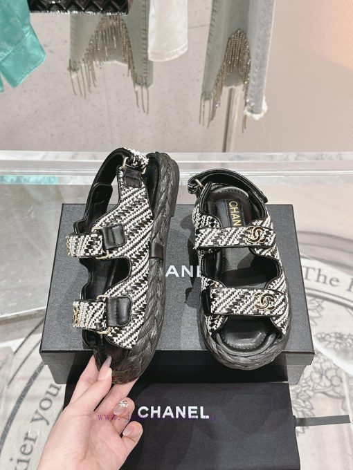 Latest news from 𝗖𝗛𝗔𝗡𝗘𝗟Chanel woolen beach shoes are too explosiveVersatile artifact, super fc9k2cpm - Image 4