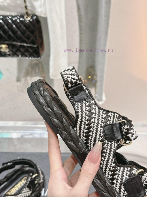 Latest news from 𝗖𝗛𝗔𝗡𝗘𝗟Chanel woolen beach shoes are too explosiveVersatile artifact, super fc9k2cpm - Image 7