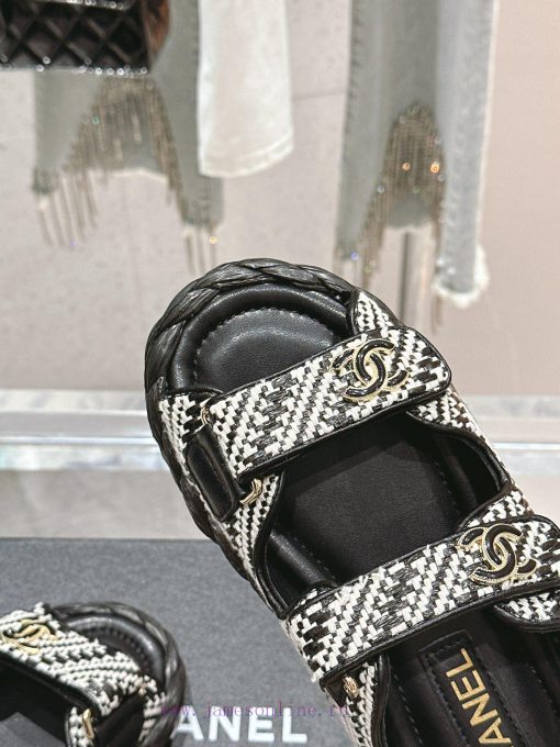 Latest news from 𝗖𝗛𝗔𝗡𝗘𝗟Chanel woolen beach shoes are too explosiveVersatile artifact, super fc9k2cpm - Image 9