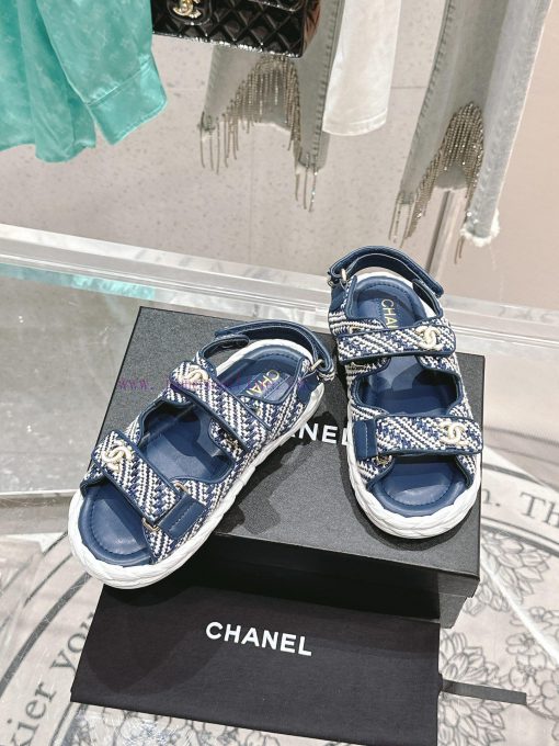 Latest news from 𝗖𝗛𝗔𝗡𝗘𝗟Chanel woolen beach shoes are too explosiveVersatile artifact, super rkq7cft8 - Image 3