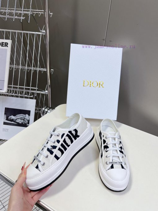 Dior's latest fashion show for spring and summer, casual thick soled cloth shoes are hard toxftiwwek - Image 5