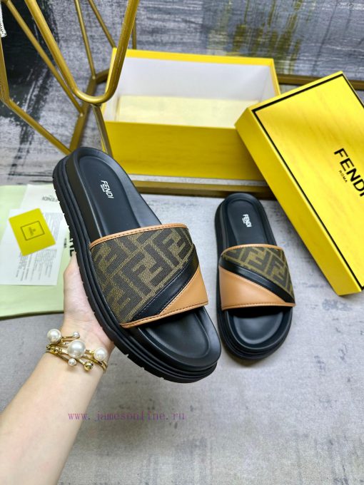 FENDI's latest wide padded slippers with brown FF jacquard and brown cowhide stitching, blacojexm7uv