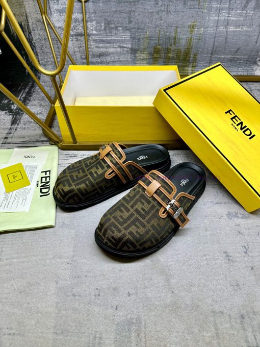 FENDI's latest round headed flat bottom slippers, made of brown FF jacquard fabric, decoratez4ts74eb - Image 3