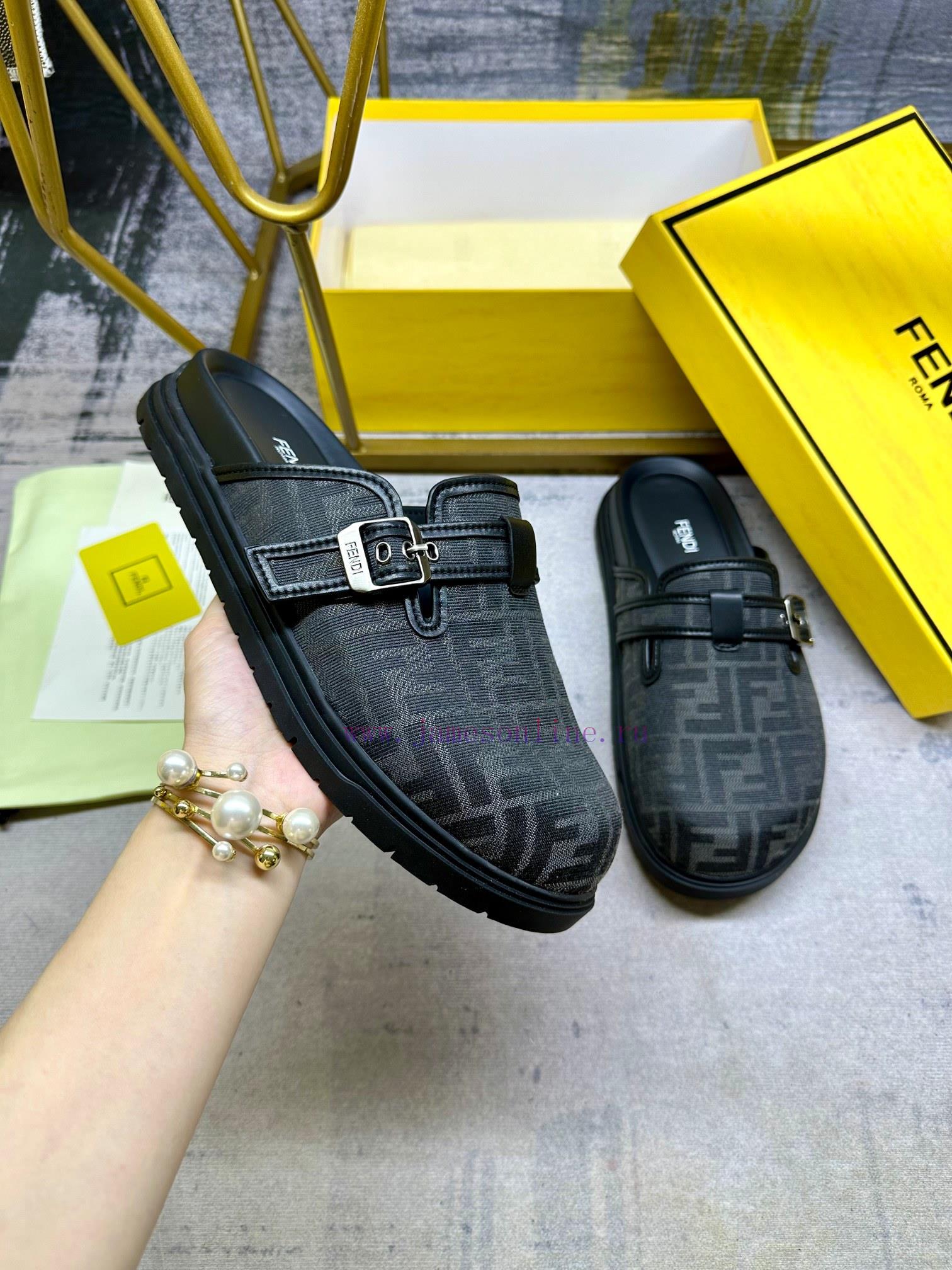 FENDI's latest round headed flat bottom slippers, made of gray FF jacquard fabric, decoratedfxsuxtns - Image 2
