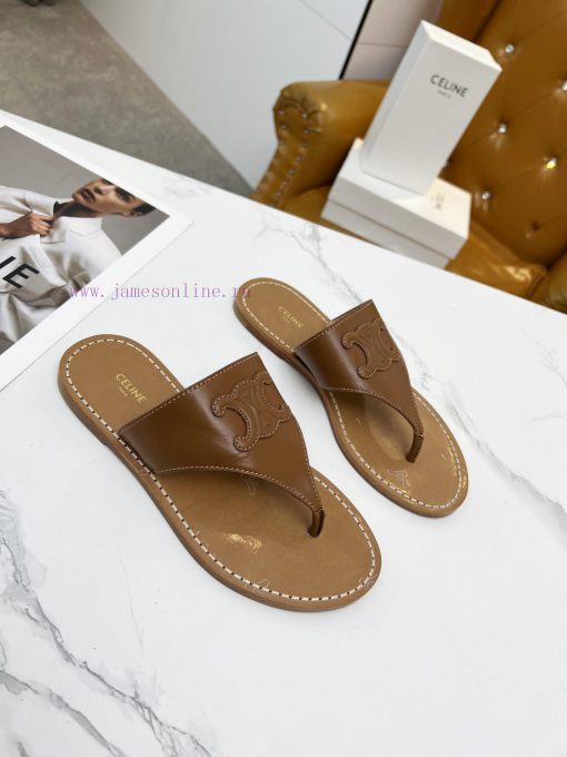 CELINE's 2024 Spring/Summer New Product: Toe Clamping Shoes. The upper is made of calf leathi1topg51