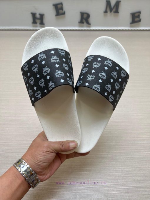 MCM's latest popular fashion slippers, with original 11 mold opening on the official websiteqn34c2sx - Image 3