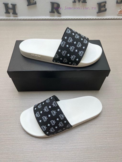 MCM's latest popular fashion slippers, with original 11 mold opening on the official websiteqn34c2sx - Image 5