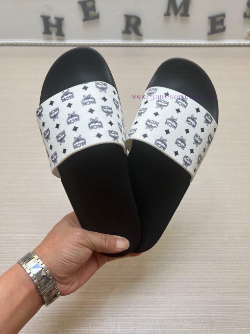MCM's latest popular fashion slippers, with original 11 mold opening on the official website626v26un - Image 3
