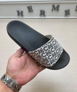 MCM's latest popular fashion slippers, with original 11 mold opening on the official websitepylo2xjr