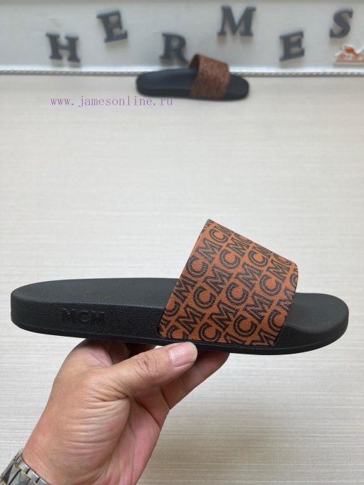 MCM's latest popular fashion slippers, with original 11 mold opening on the official websiteczc8vby6 - Image 6