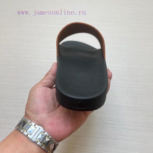MCM's latest popular fashion slippers, with original 11 mold opening on the official websiteczc8vby6 - Image 8