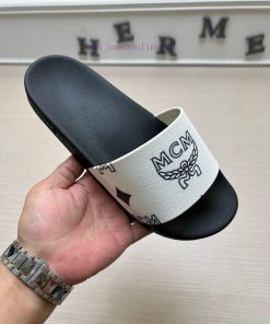 MCM's latest popular fashion slippers, with original 11 mold opening on the official websitef3o35ls3