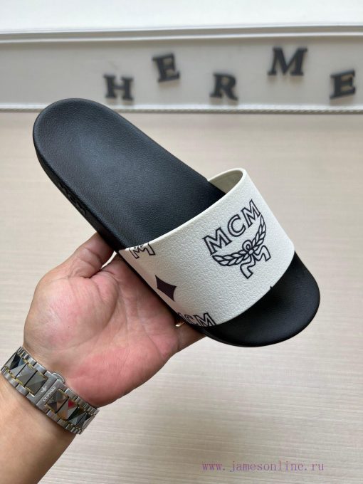 MCM's latest popular fashion slippers, with original 11 mold opening on the official websitef3o35ls3 - Image 2