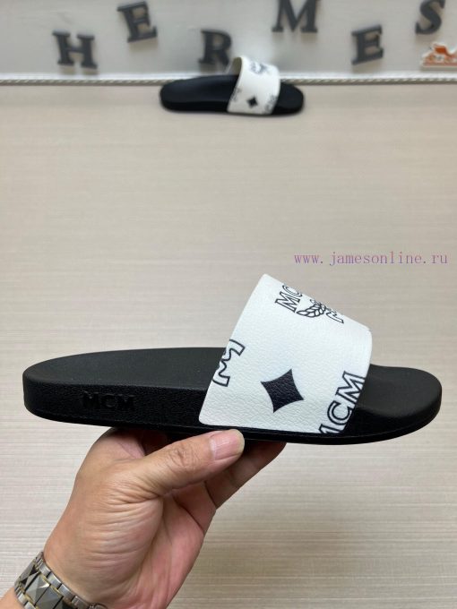 MCM's latest popular fashion slippers, with original 11 mold opening on the official websitef3o35ls3 - Image 6