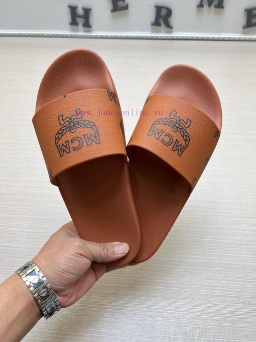 MCM's latest popular fashion slippers, with original 11 mold opening on the official website3mdfc3f4 - Image 3