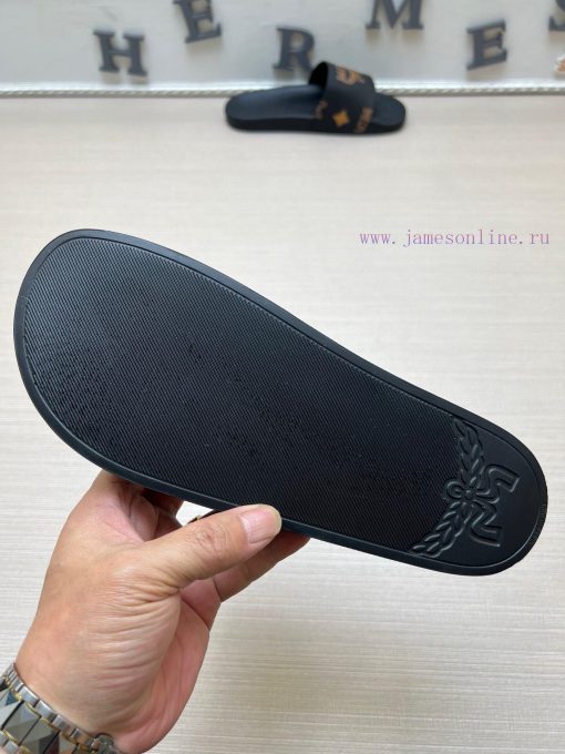 MCM's latest popular fashion slippers, with original 11 mold opening on the official website2metqoi1 - Image 10