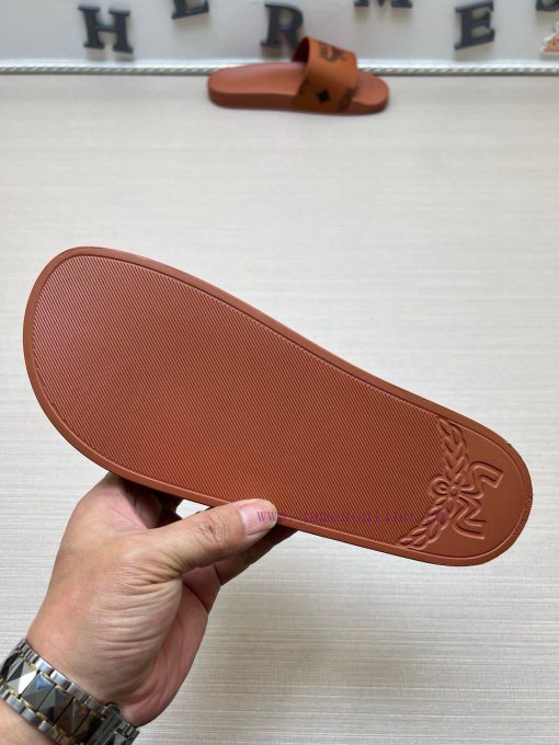 MCM's latest popular fashion slippers, with original 11 mold opening on the official website3mdfc3f4 - Image 10