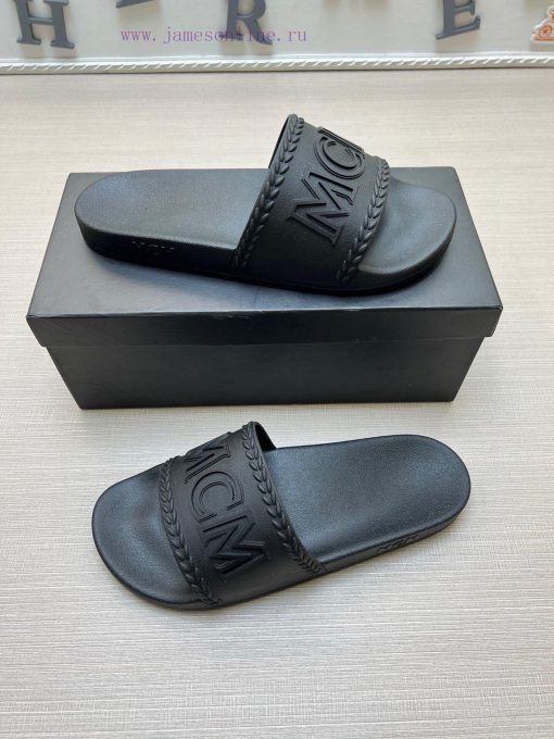 MCM's latest popular fashion slippers, with original 11 mold opening on the official website617w9if0 - Image 5
