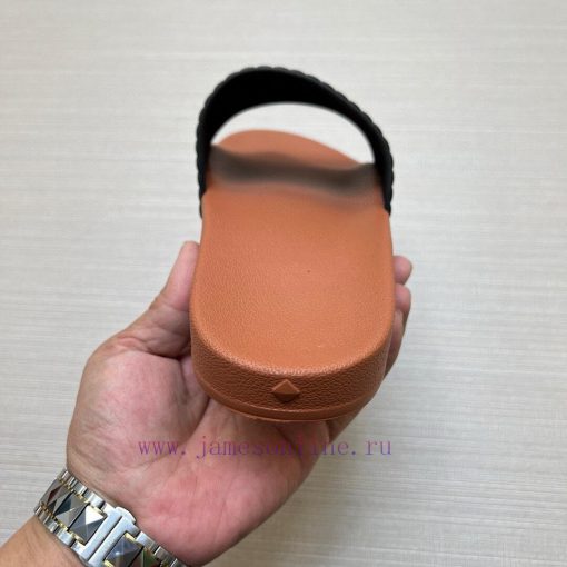 MCM's latest popular fashion slippers, with original 11 mold opening on the official websitex52mke3m - Image 8