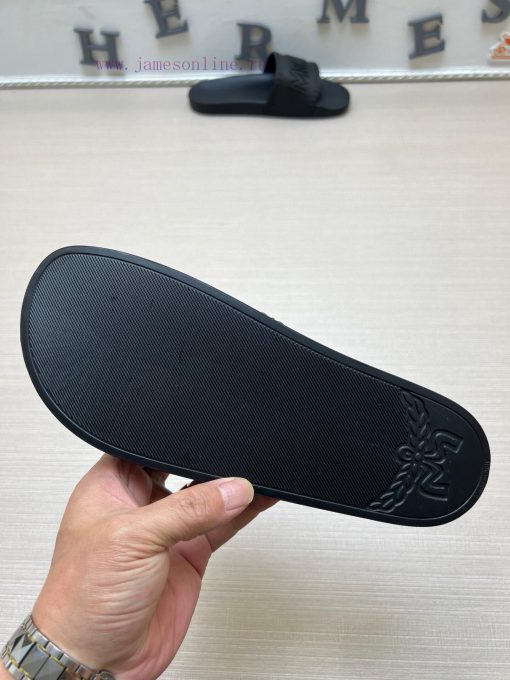 MCM's latest popular fashion slippers, with original 11 mold opening on the official website617w9if0 - Image 10