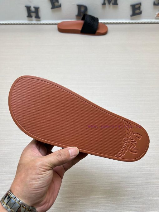 MCM's latest popular fashion slippers, with original 11 mold opening on the official websitex52mke3m - Image 10