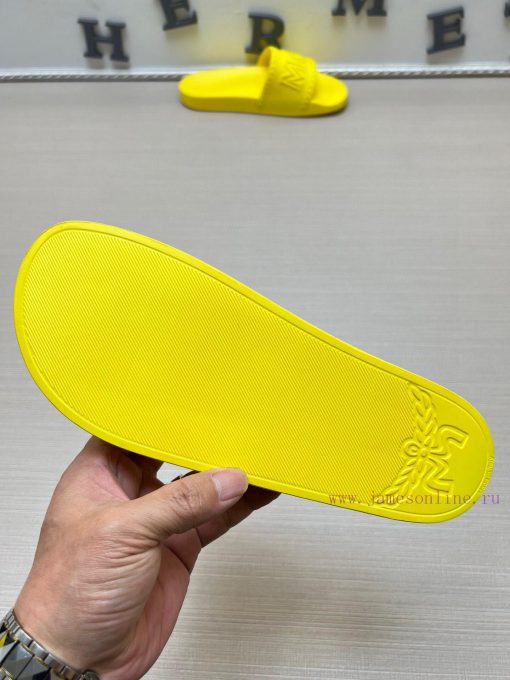 MCM's latest popular fashion slippers, with original 11 mold opening on the official websitqny4mwyz - Image 10