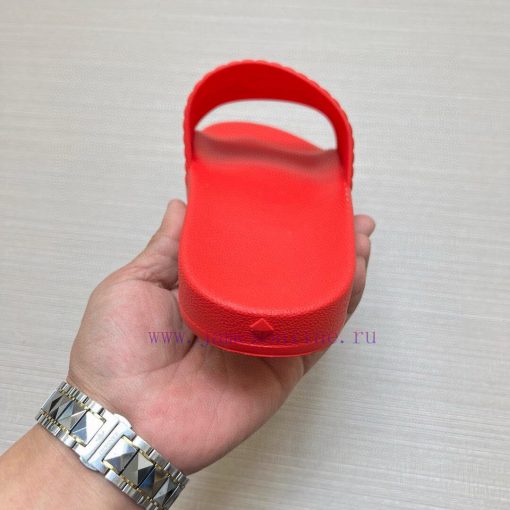 MCM's latest popular fashion slippers, with original 11 mold opening on the official website5umgo3yl - Image 8