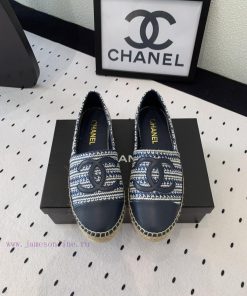Chanel's new fisherman shoes are designed and made with heavy craftsmanship in summer. They 8tgqv7v5