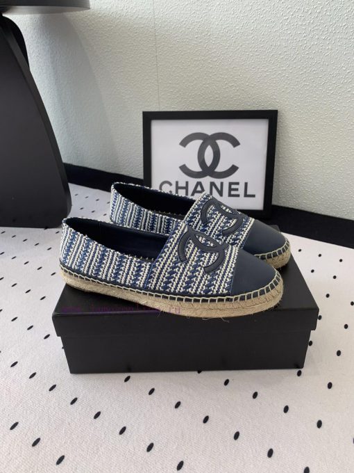 Chanel's new fisherman shoes are designed and made with heavy craftsmanship in summer. They 8tgqv7v5 - Image 8
