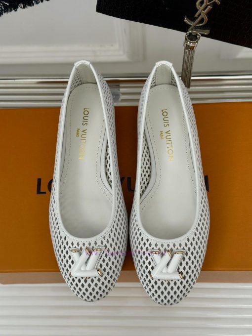 L * V Donkey 24S popular hollowed out designFlat sole shoesThe shoe upper is made of customiq91q5sl0 - Image 5